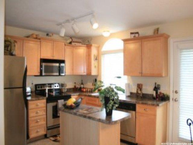 9489 Fairway View Dr, Sandy, UT 84070 — photo 7