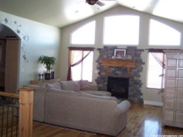 1068 Suncrest Ln, Kaysville, UT 84037 — photo 4
