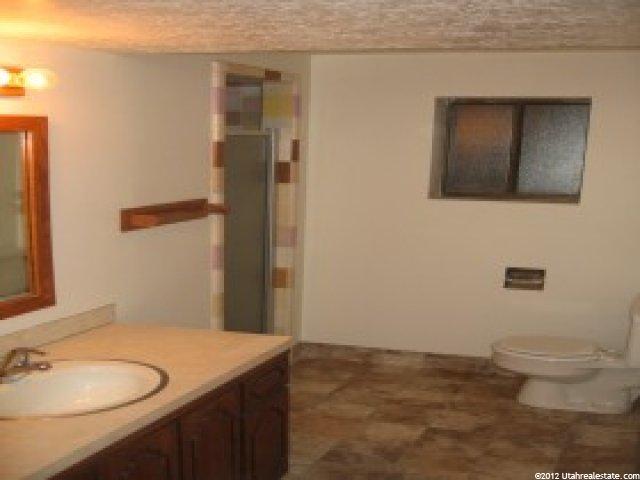 328 S 725 E, Layton, UT 84041 — photo 7