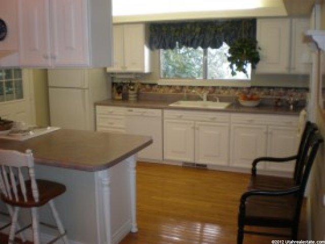 1898 S 900 E, Bountiful, UT 84010 — photo 3