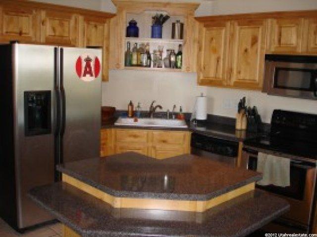 688 Orchard Dr, Bountiful, UT 84010 — photo 3