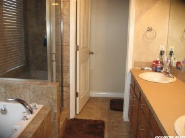 1423 N 3330 W, Clinton, UT 84015 — photo 9