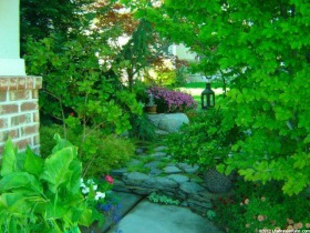 1043 N 300 E, Layton, UT 84041 — photo 11