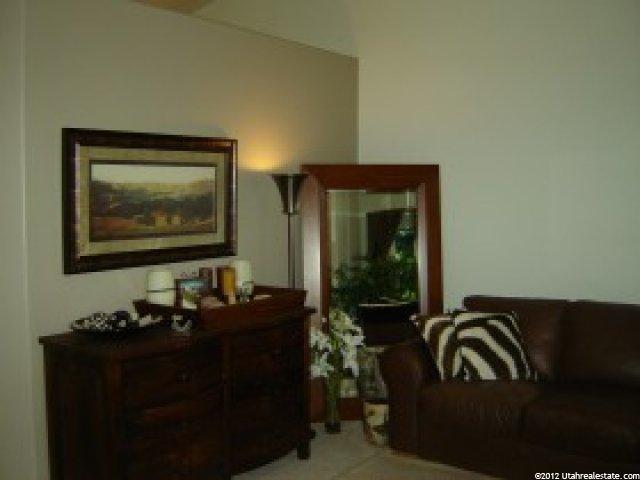 1043 N 300 E, Layton, UT 84041 — photo 4