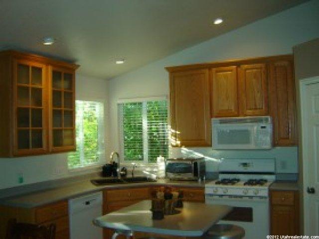1043 N 300 E, Layton, UT 84041 — photo 5