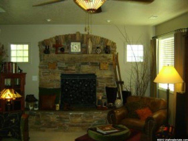 1043 N 300 E, Layton, UT 84041 — photo 7