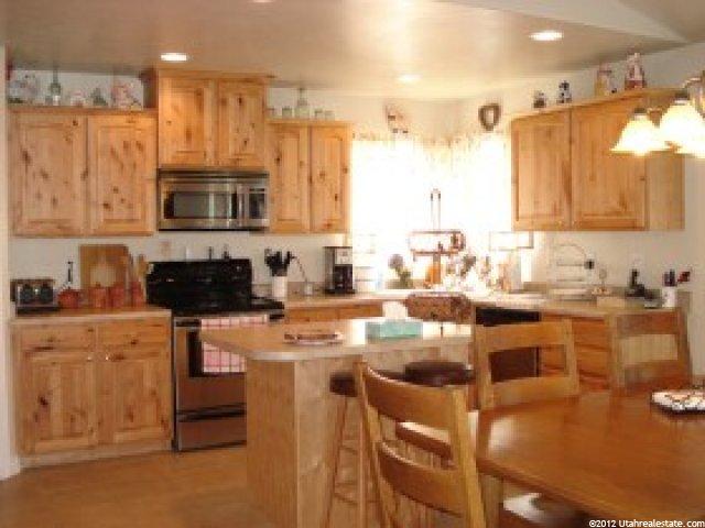 5467 S 3275 W, Roy, UT 84067 — photo 2