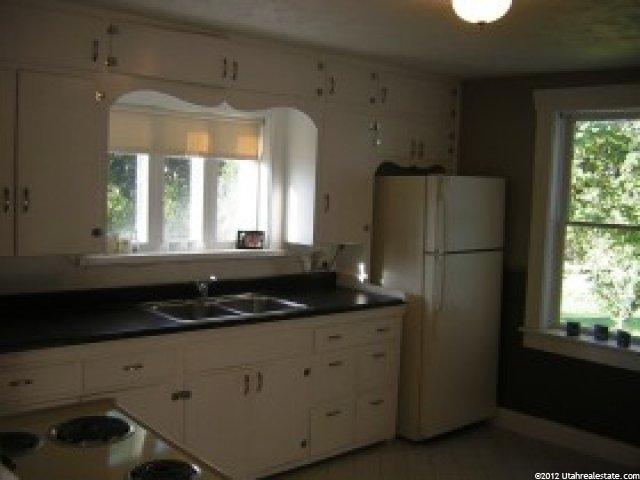 274 S 300 E, Hyrum, UT 84319 — photo 2