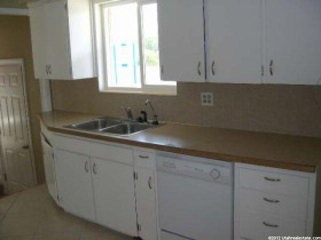 856 E Elm St S, Layton, UT 84041 — photo 3