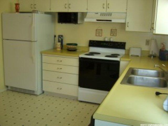 88 W 50 S #W-4, Centerville, UT 84014 — photo 2