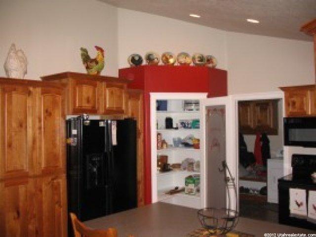 527 S 100 W, Mona, UT 84645 — photo 2