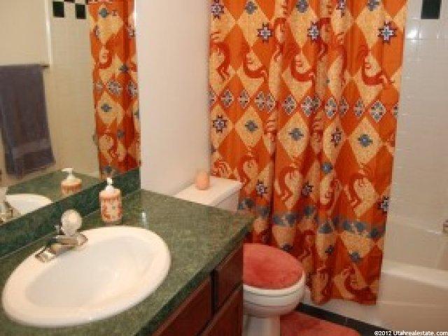181 W 2050 S, Clearfield, UT 84015 — photo 10