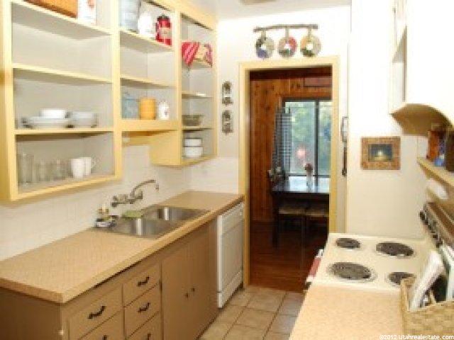 132 Colonial Ave, Layton, UT 84041 — photo 3
