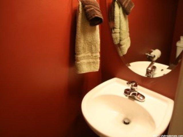1643 N Pages Place Dr, Bountiful, UT 84010 — photo 11