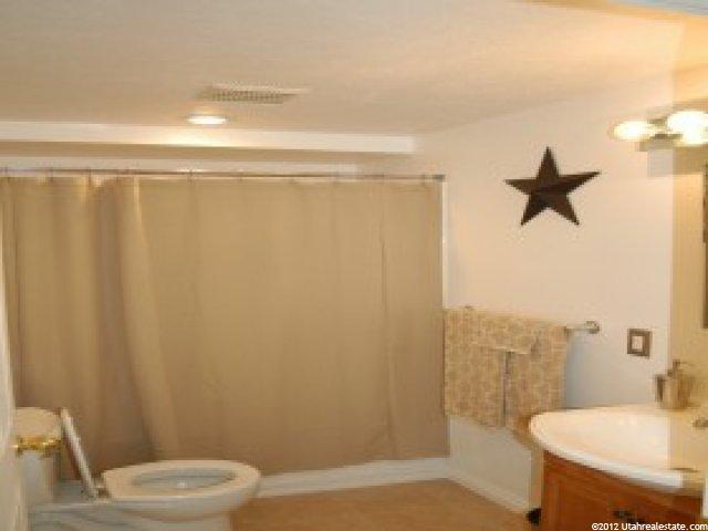 305 E 1100 N, Layton, UT 84041 — photo 4