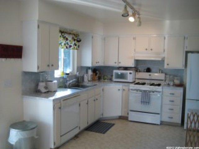 202 E Diamond St, Layton, UT 84041 — photo 3