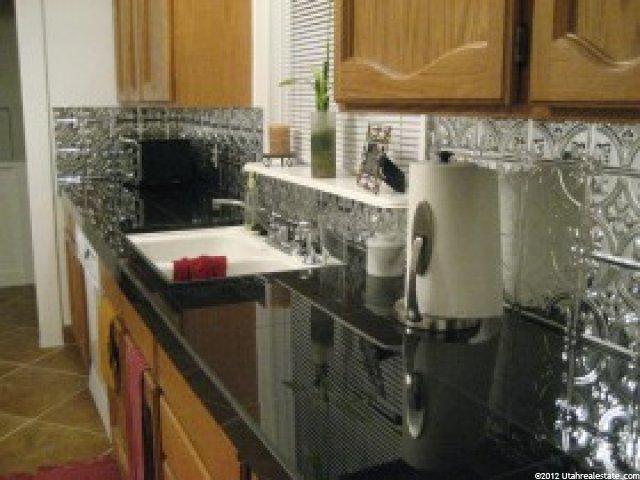 394 E Center St, Bountiful, UT 84010 — photo 2