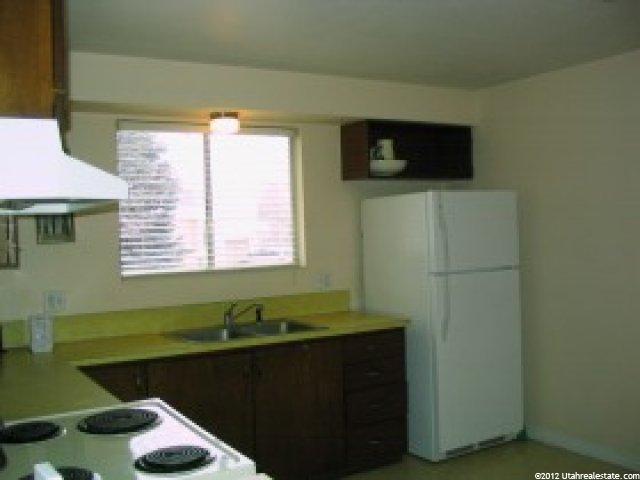 569 S 600 E, Layton, UT 84041 — photo 2