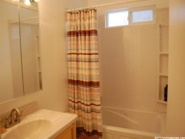 569 S 600 E, Layton, UT 84041 — photo 7