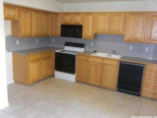 135 E 820 S, Centerville, UT 84014 — photo 2