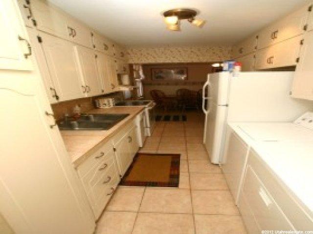 242 S 100 E, St. George, UT 84770 — photo 2