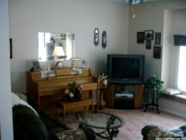 672 N 1420 W, Clinton, UT 84015 — photo 3