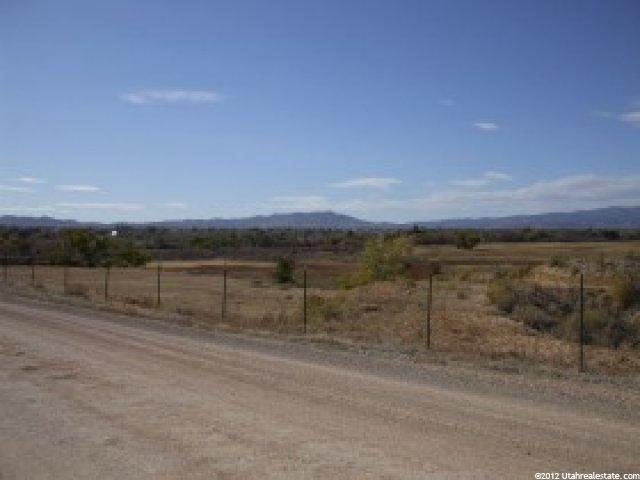 128 S 2850 E, Vernal, UT 84078 — photo 2