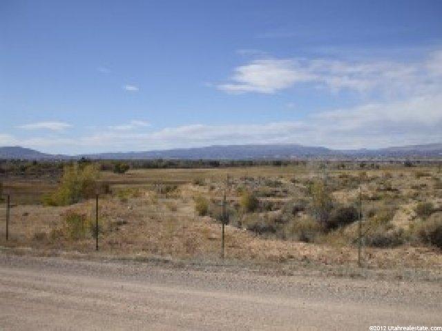128 S 2850 E, Vernal, UT 84078 — photo 4