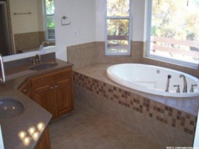 124 Twin Peaks Dr, Layton, UT 84040 — photo 8