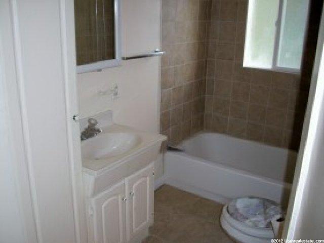 103 W 5000 S, Washington Terrace, UT 84405 — photo 4