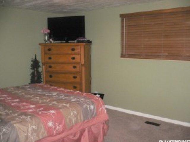 5045 S 2325 W, Roy, UT 84067 — photo 4