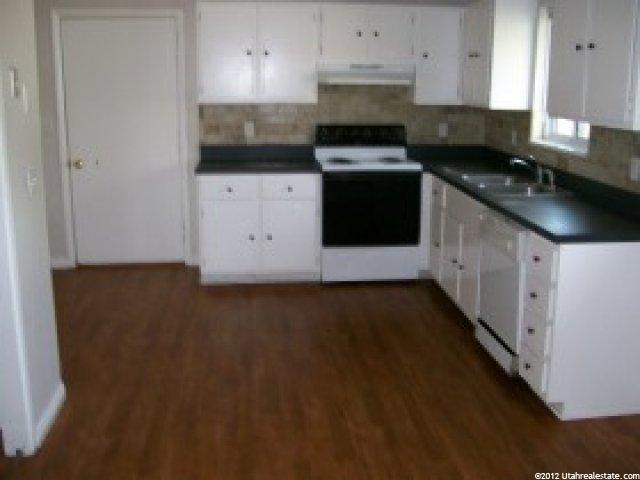 284 E 700 S, Roosevelt, UT 84066 — photo 2