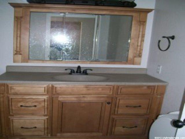 284 E 700 S, Roosevelt, UT 84066 — photo 3