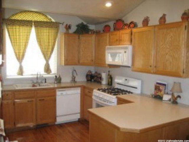 570 Church St, Layton, UT 84041 — photo 2