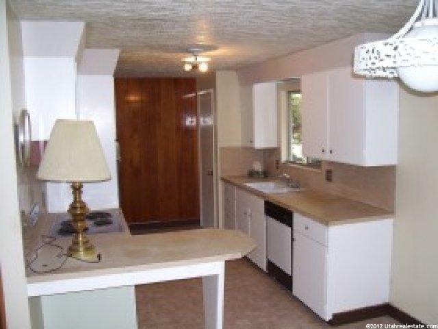 39 S Talbot Dr, Layton, UT 84041 — photo 2