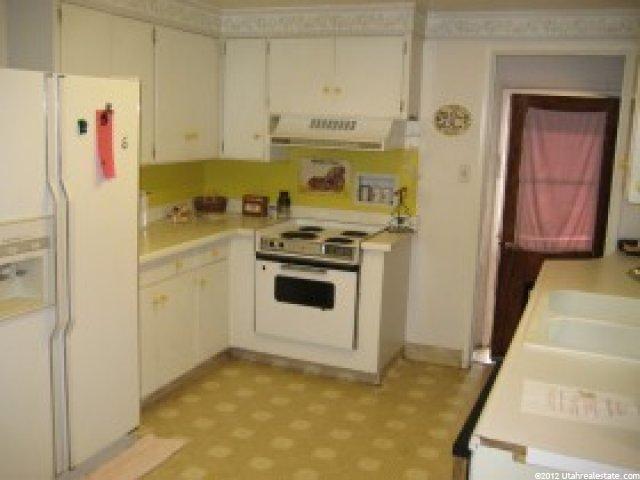 295 N 300 W, Bountiful, UT 84010 — photo 3