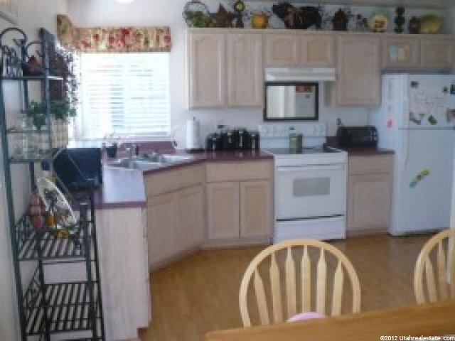 2023 Jenny Ln, Clearfield, UT 84015 — photo 4