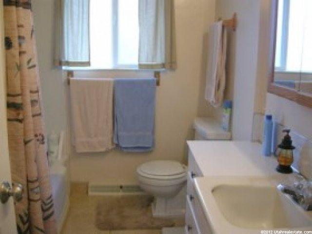 5140 S 2275 W, Roy, UT 84067 — photo 9