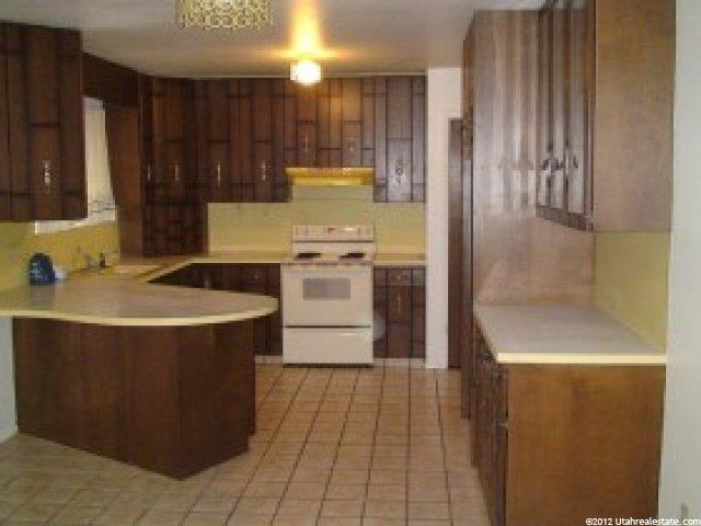 2428 E Robidoux Rd, Sandy, UT 84093 — photo 2