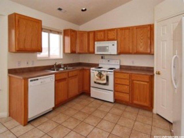 1850 S Halter Cir, Washington, UT 84780 — photo 2