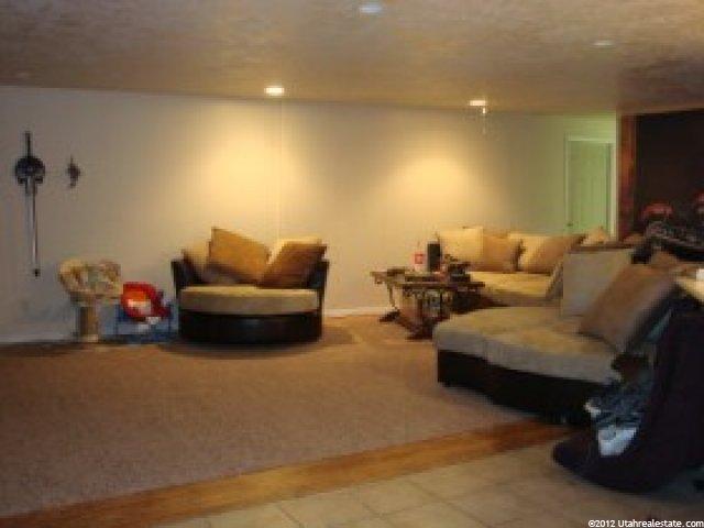 561 E 250 N, Vernal, UT 84078 — photo 3