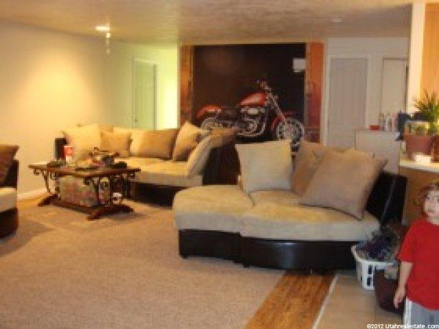 561 E 250 N, Vernal, UT 84078 — photo 4