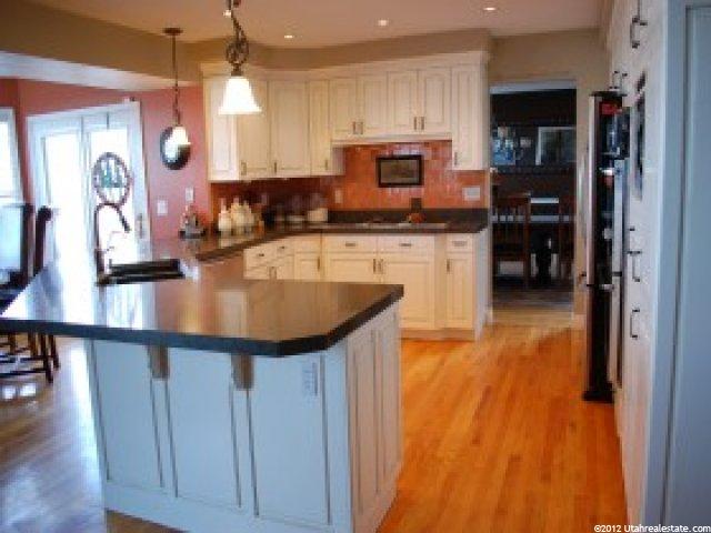 3706 Huntington Dr, Bountiful, UT 84010 — photo 5