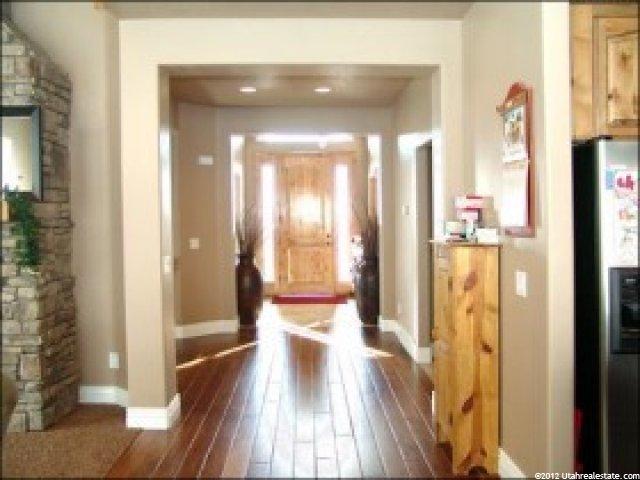 851 S 300 E, Farmington, UT 84025 — photo 2