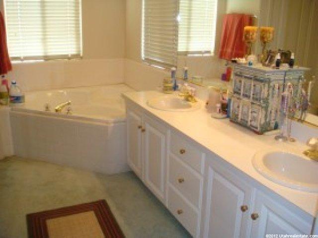 1659 E 2400 N, Layton, UT 84040 — photo 10