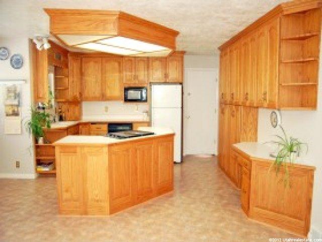 8261 Viscounti Dr, Sandy, UT 84093 — photo 5