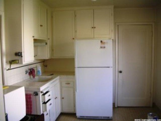 198 S Lakeview Dr, Clearfield, UT 84015 — photo 5