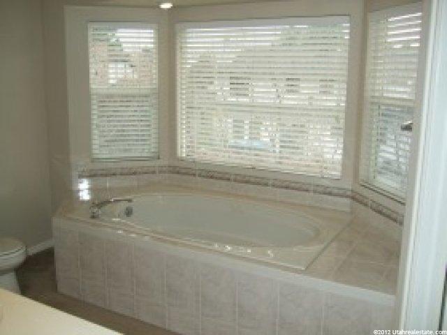 5505 S 150 E, Washington Terrace, UT 84405 — photo 9