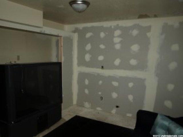 140 W 2100 N, Sunset, UT 84015 — photo 12