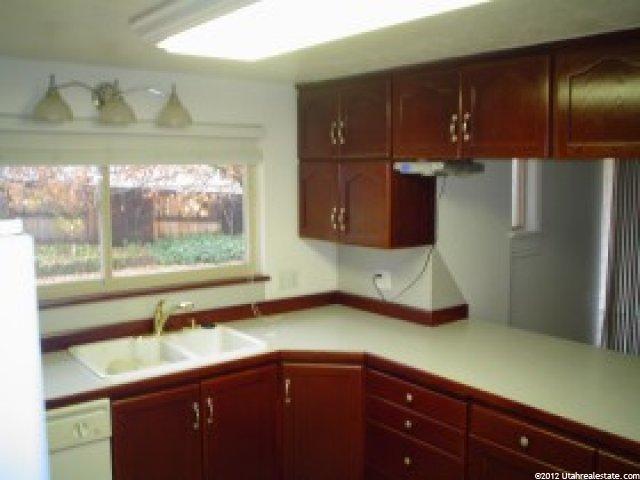 8262 S Maio Dr, Sandy, UT 84093 — photo 2